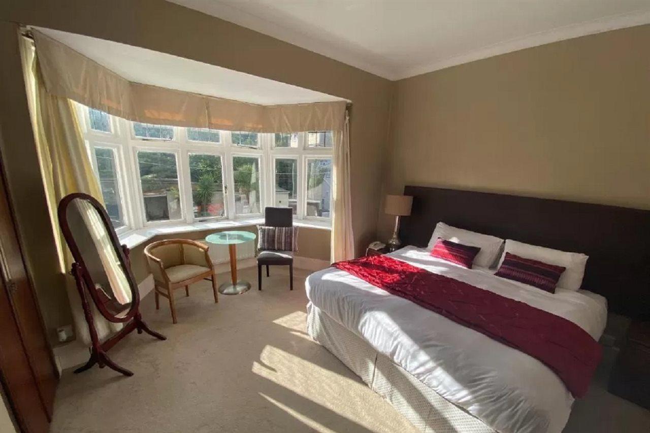 Hinton Firs Hotel Bornemouth Extérieur photo